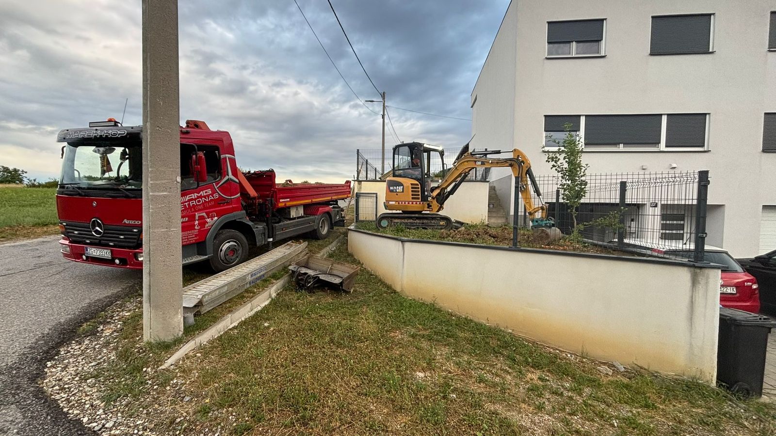 Iskop bazena i odvoz zemlje kamionom Vrbovec