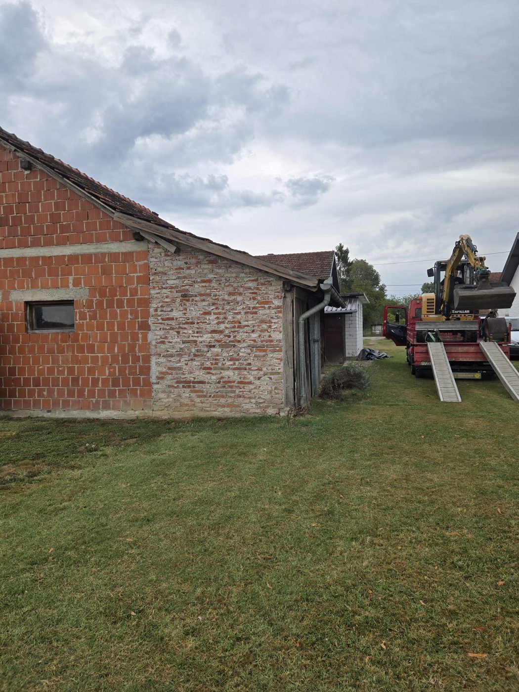 Dovoz opreme na gradilište rušenja — MAREK-KOP